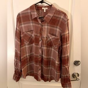 Women’s Plaid Button-Up Shirt
